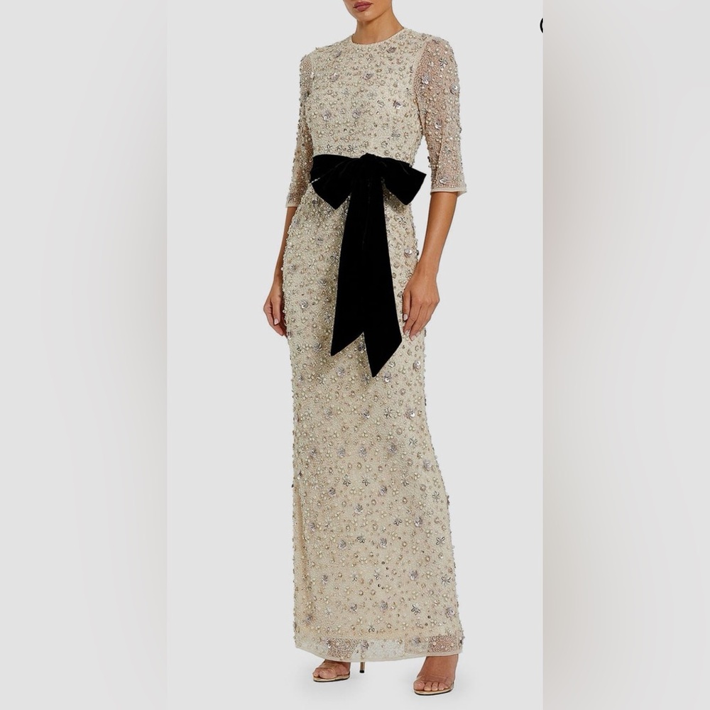 NWTs MacDuggal Beaded Oyster Column Dress with Velvet Black Bow. Sz6